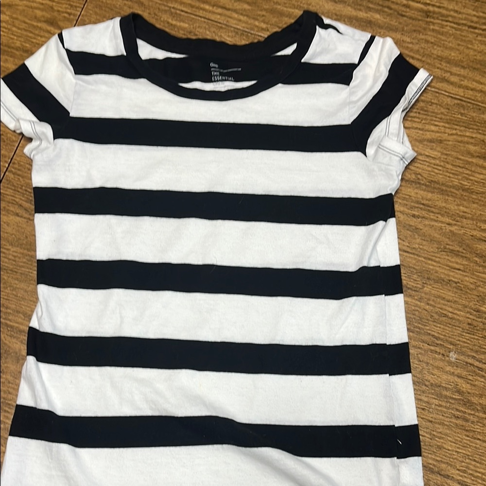 GAP Womens Black and White Striped Tee